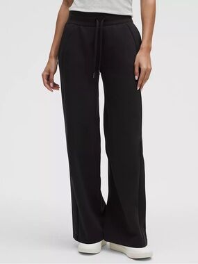 LuluLemon Scuba Mid-Rise Wide-Leg Pant
Regular
